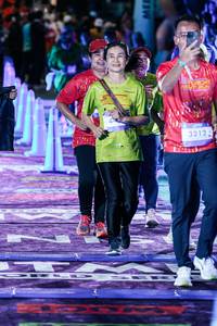 BIB: 
                            <button type="button" onclick="openModal(26345219)" class="btn btn-primary btn-sm float-right btn-popup" data-toggle="modal" data-target=".modal-high-quality">
                        <i class="fas fa-shopping-cart"></i> Add to Cart
                    </button>
                                            <button type="button" onclick="isThisMe(26345219, true)" class="btn btn-success btn-sm float-right btn-popup btn-isme hidden" data-toggle="tooltip" data-placement="bottom" title="นี่คือรูปของคุณใช่ไหม คลิกที่นี่เพื่อเอาเข้าอัลบั้ม">
                        <i class="fas fa-plus"></i> Add to album
                    </button>
                    <button type="button" onclick="isThisMe(26345219, false)" class="btn btn-warning btn-sm float-right btn-popup btn-isnotme hidden">
                        <i class="fas fa-ban"></i> Remove from album
                    </button>